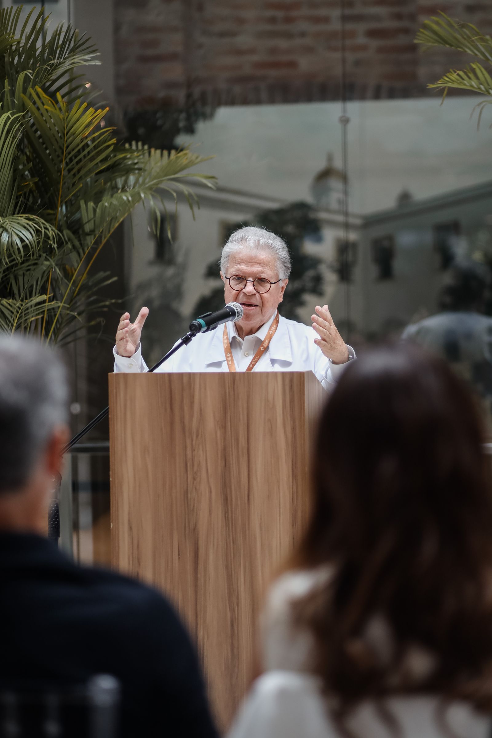 Dr Fernando Lucchese 