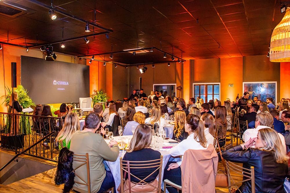 Hub Vínculos de Relacionamentos celebra dois anos com workshop sobre IA na arquitetura